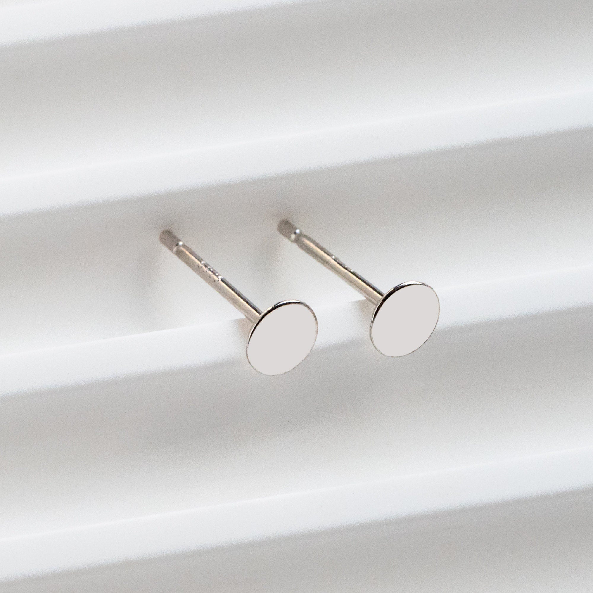 10pcs Sterling Silver Stud Ear Posts, Gold/ Rhodium plated .925 Silver, 4mm Flat Pad/ Cup, Glue On Earring Findings (CY-006)